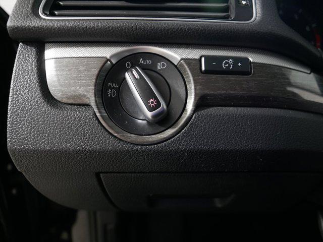 2017 Volkswagen Passat 1.8T SE