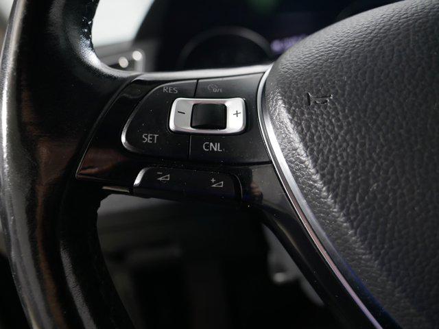2017 Volkswagen Passat 1.8T SE