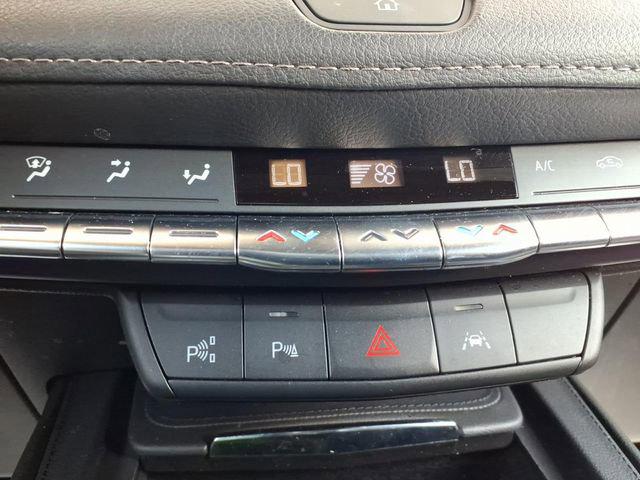 2022 Cadillac XT4 FWD Premium Luxury