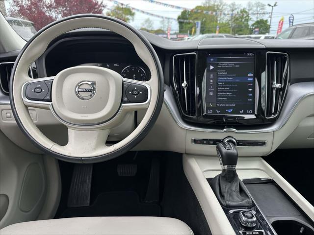 2021 Volvo XC60 T5 Momentum