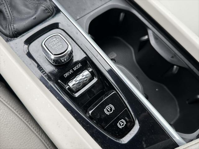 2021 Volvo XC60 T5 Momentum