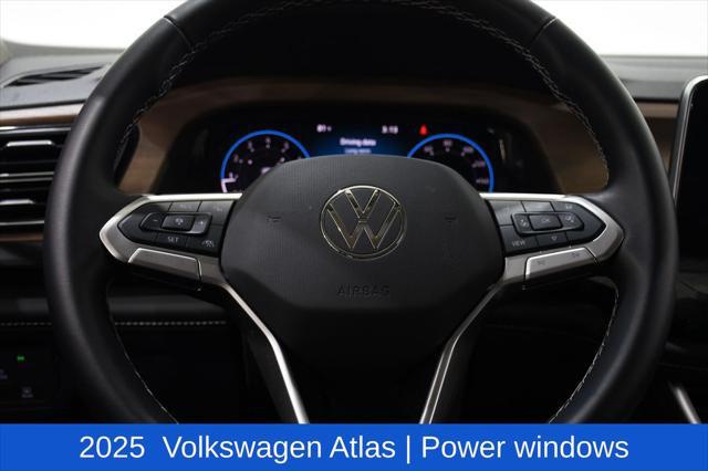 2025 Volkswagen Atlas 2.0T SE w/Technology