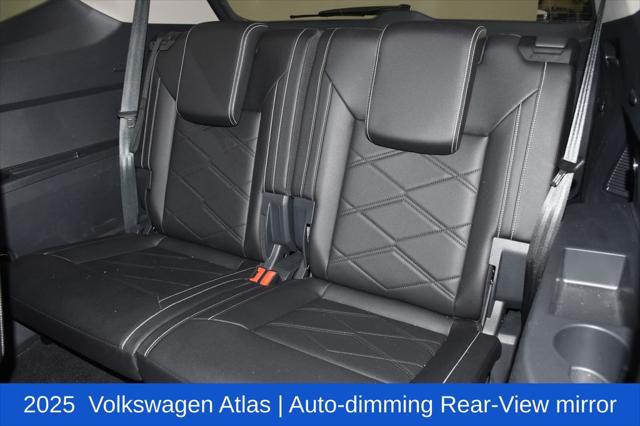 2025 Volkswagen Atlas 2.0T SE w/Technology