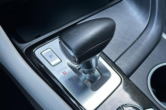 2022 Genesis G70 2.0T RWD