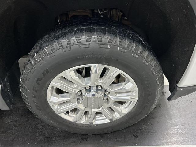 2022 GMC Sierra 2500HD 4WD Crew Cab Standard Bed Denali