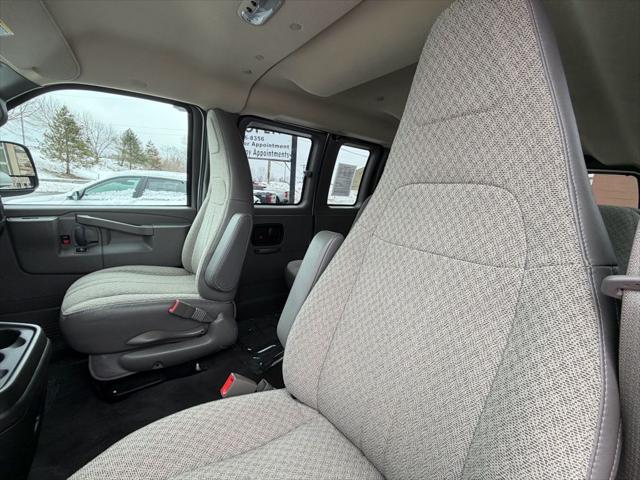 2025 Chevrolet Express Passenger RWD 3500 Extended Wheelbase LT