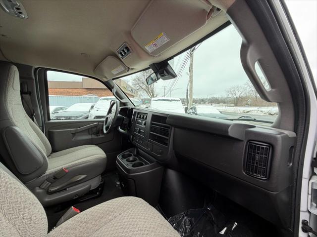 2025 Chevrolet Express Passenger RWD 3500 Extended Wheelbase LT