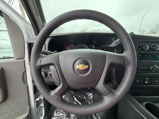 2025 Chevrolet Express Passenger RWD 3500 Extended Wheelbase LT