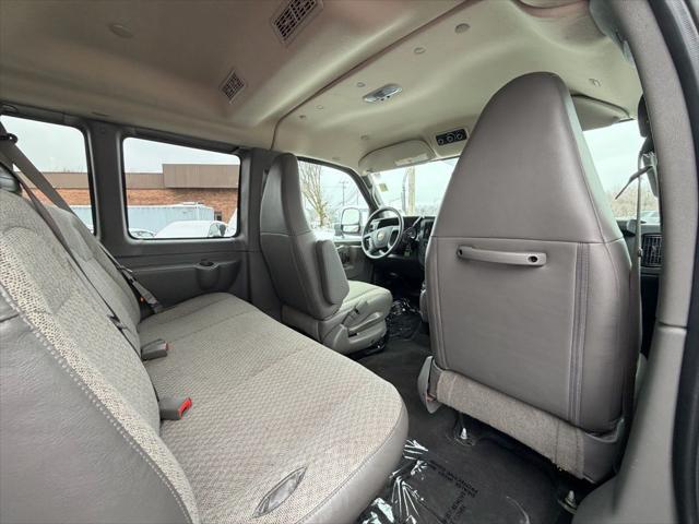 2025 Chevrolet Express Passenger RWD 3500 Extended Wheelbase LT