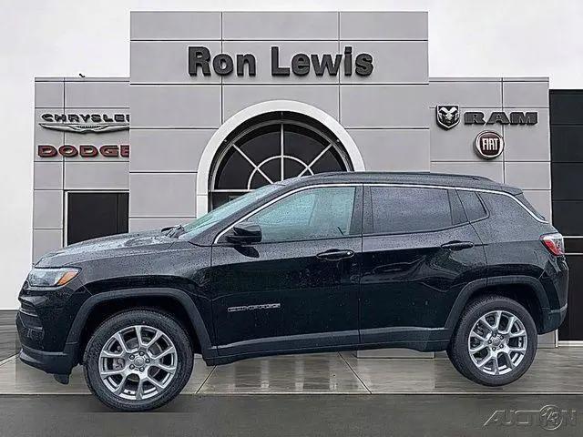 2022 Jeep Compass Latitude Lux 4x4 for sale in Cranberry Township, PA
