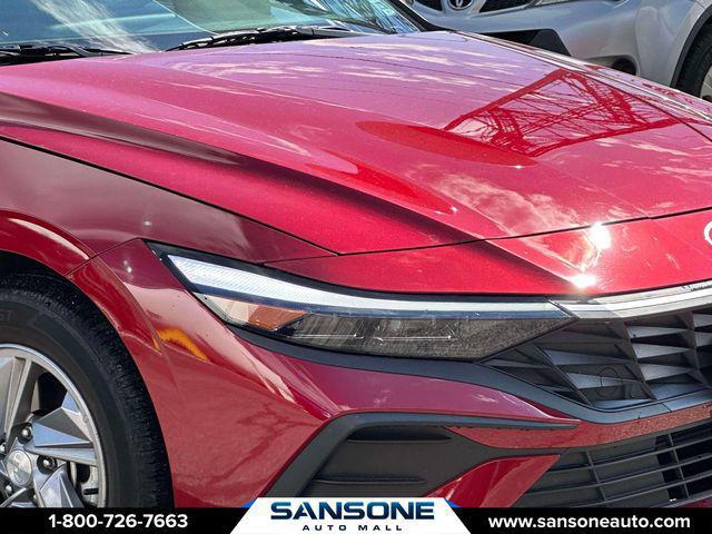 2025 Hyundai Elantra SE