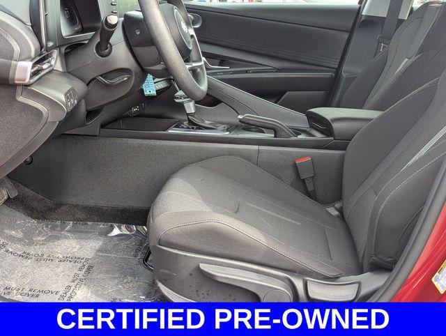 2025 Hyundai Elantra SE