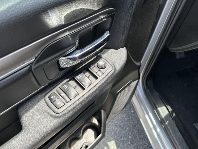 2024 Ram 1500 Classic Warlock Crew Cab 4x4 5'7" Box