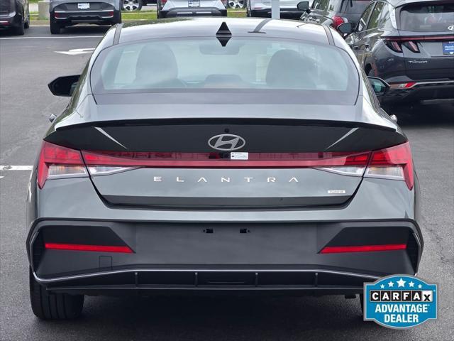 2025 Hyundai Elantra Hybrid SEL Sport