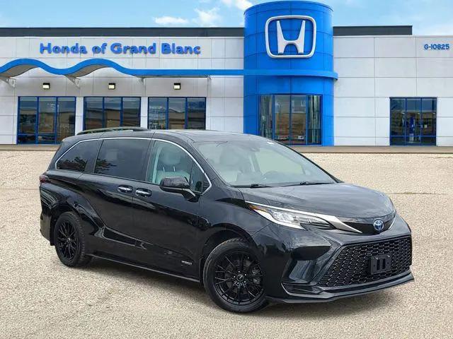 2021 Toyota Sienna LE for sale in Grand Blanc, MI