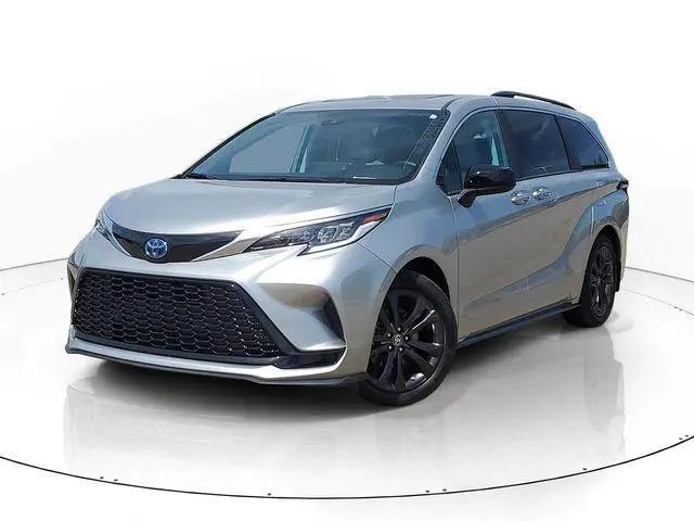 2024 Toyota Sienna XSE for sale in Lansing, MI
