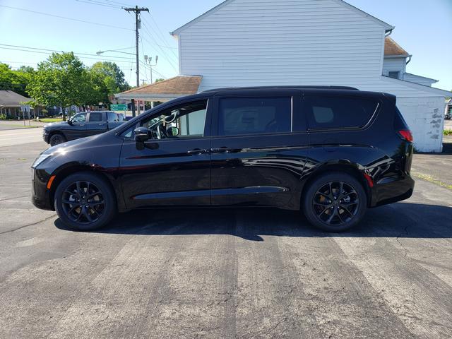 2027 Chrysler Pacifica PACIFICA LIMITED AWD