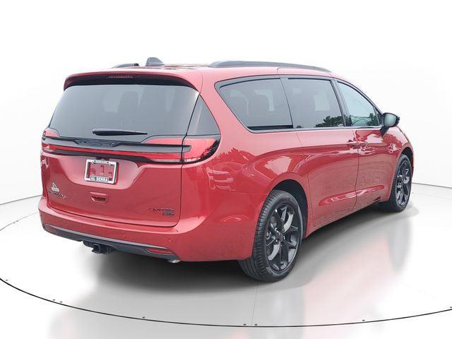 2027 Chrysler Pacifica Limited AWD
