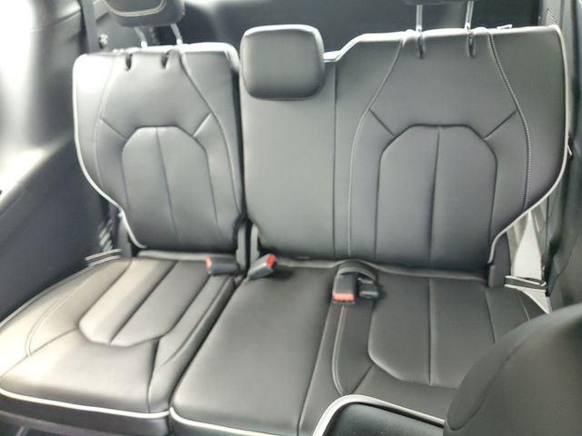 2027 Chrysler Pacifica Limited AWD