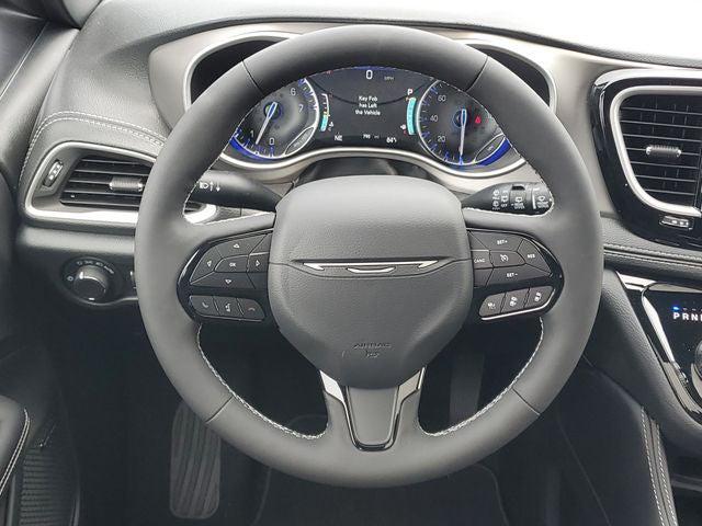 2027 Chrysler Pacifica Limited AWD