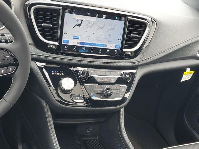 2027 Chrysler Pacifica Limited AWD