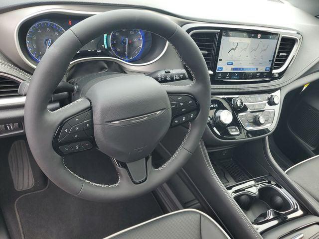 2027 Chrysler Pacifica Limited AWD
