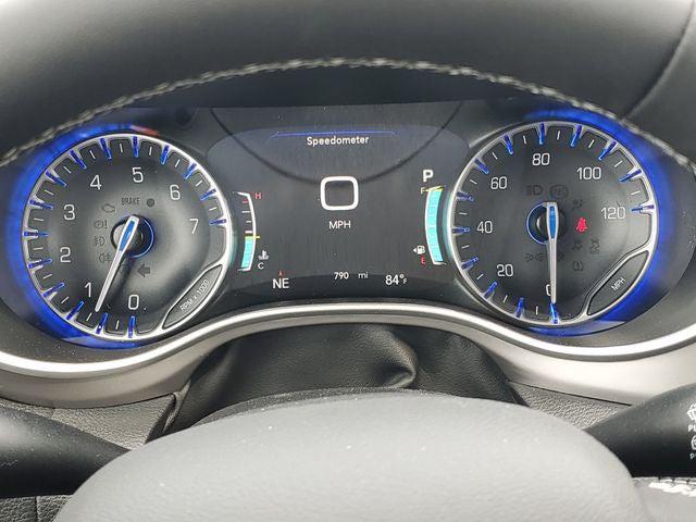 2027 Chrysler Pacifica Limited AWD
