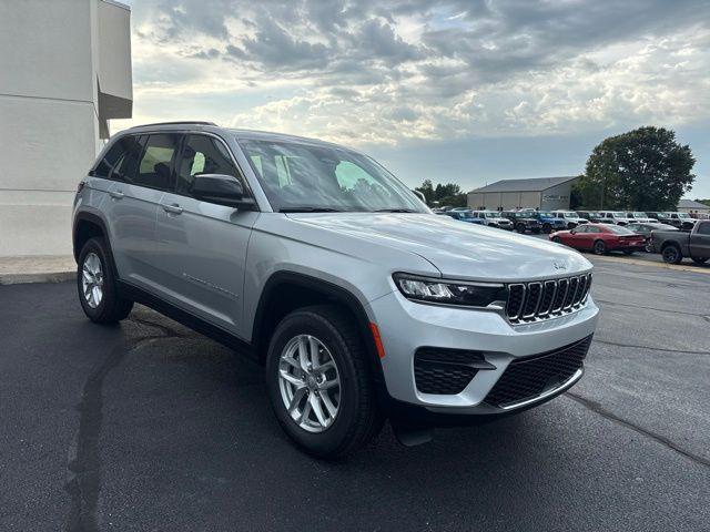 2026 Jeep Grand Cherokee GRAND CHEROKEE LAREDO X 4X4