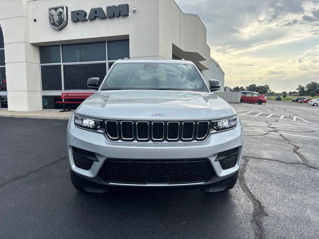2026 Jeep Grand Cherokee GRAND CHEROKEE LAREDO X 4X4