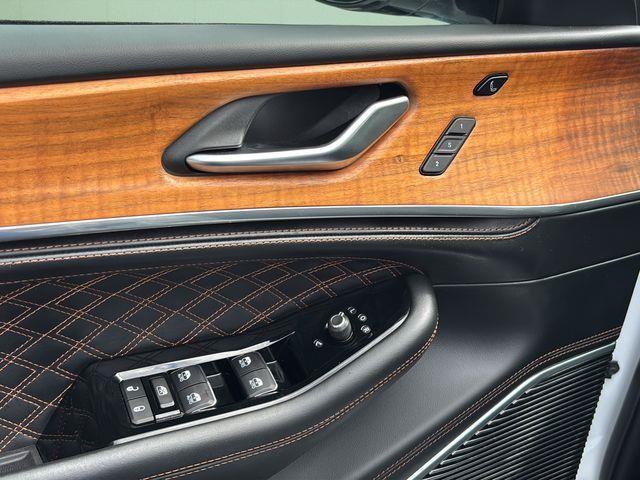2023 Jeep Grand Cherokee Summit Reserve