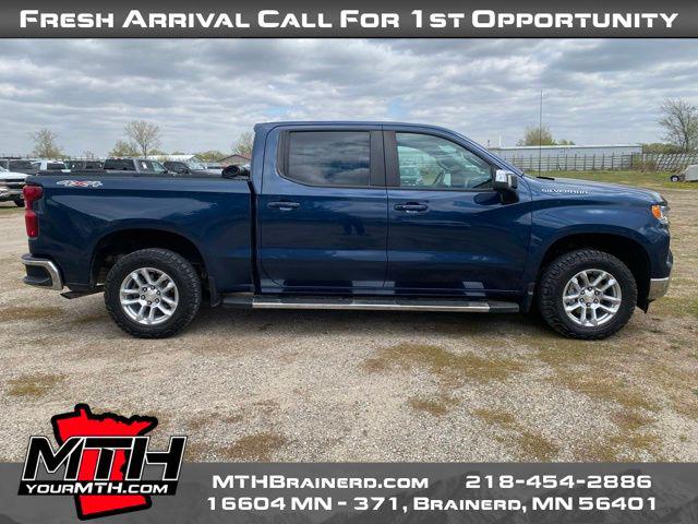 2022 Chevrolet Silverado 1500 4WD Crew Cab Standard Bed LT