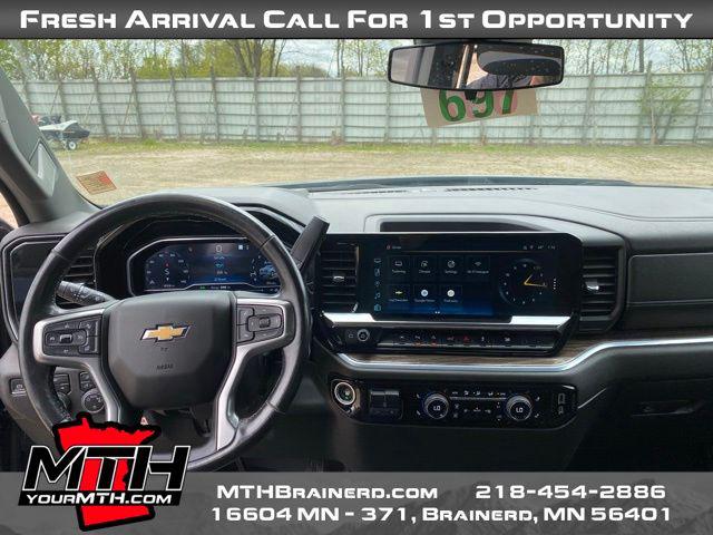 2022 Chevrolet Silverado 1500 4WD Crew Cab Standard Bed LT