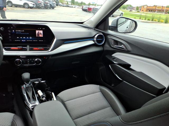 2025 Chevrolet Trax FWD LT