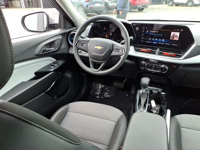 2025 Chevrolet Trax FWD LT