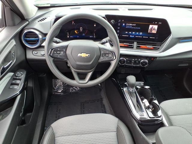 2025 Chevrolet Trax FWD LT