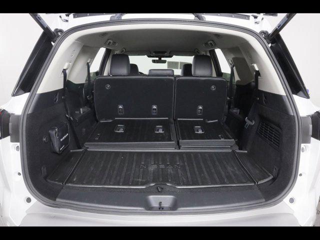 2025 Nissan Pathfinder SL 4WD