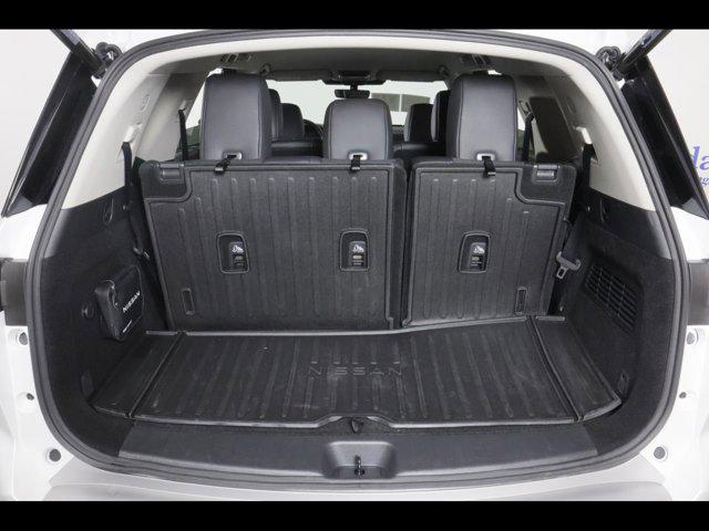 2025 Nissan Pathfinder SL 4WD