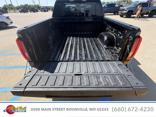2025 GMC Sierra 1500 4WD Crew Cab Short Box SLT