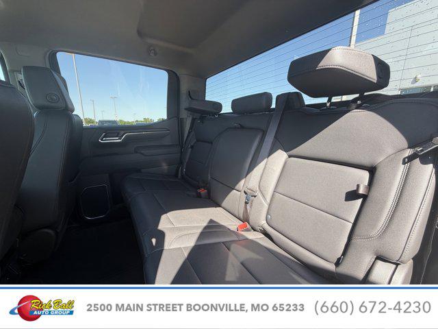 2025 GMC Sierra 1500 4WD Crew Cab Short Box SLT