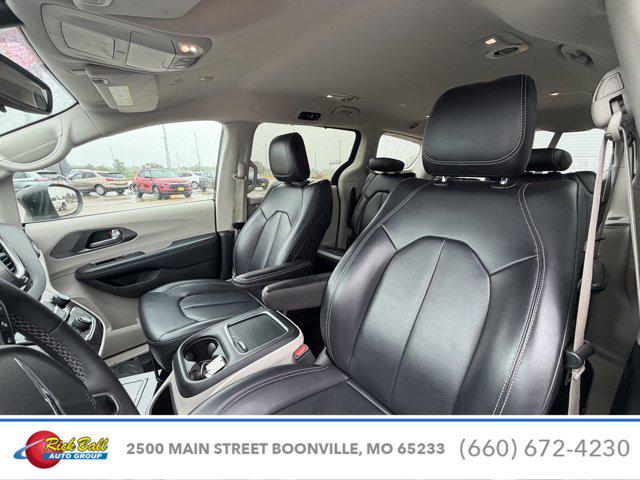 2023 Chrysler Pacifica Touring L