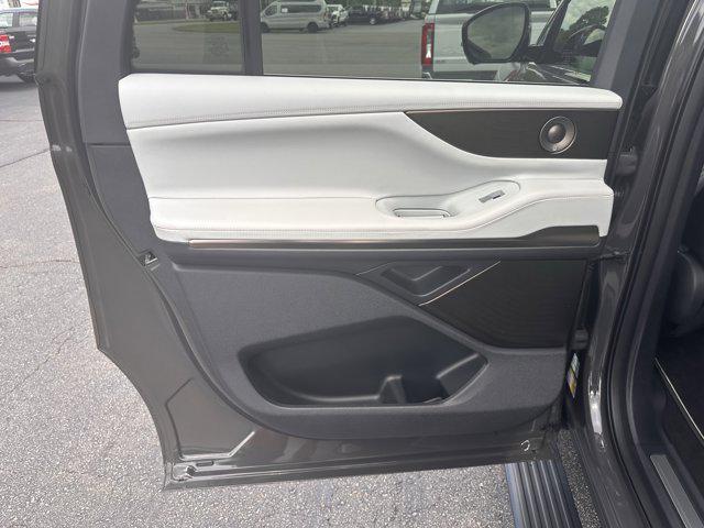 2025 Lincoln Navigator Black Label L