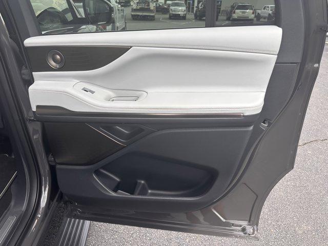 2025 Lincoln Navigator Black Label L