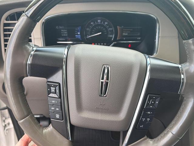 2016 Lincoln Navigator Select