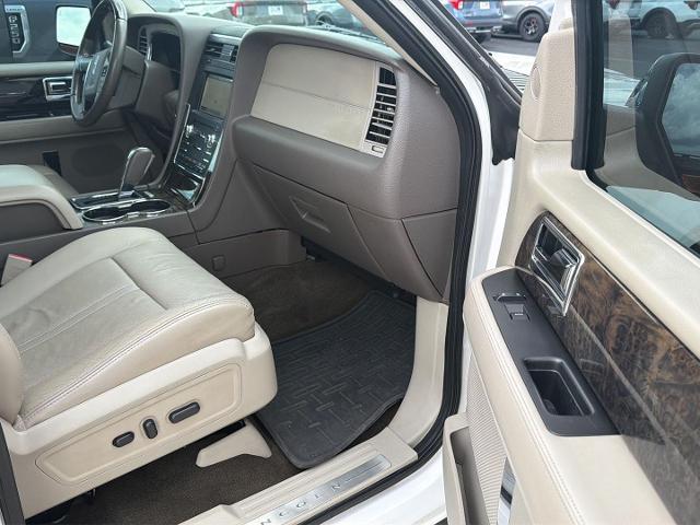 2016 Lincoln Navigator Select