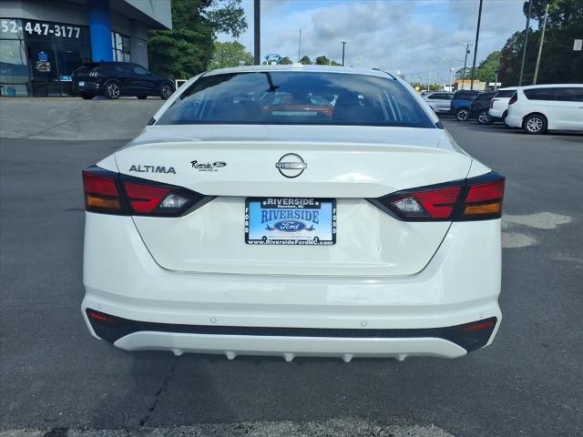 2025 Nissan Altima SV FWD