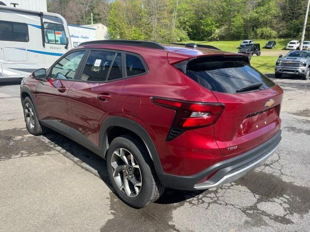 2025 Chevrolet Trax FWD LT