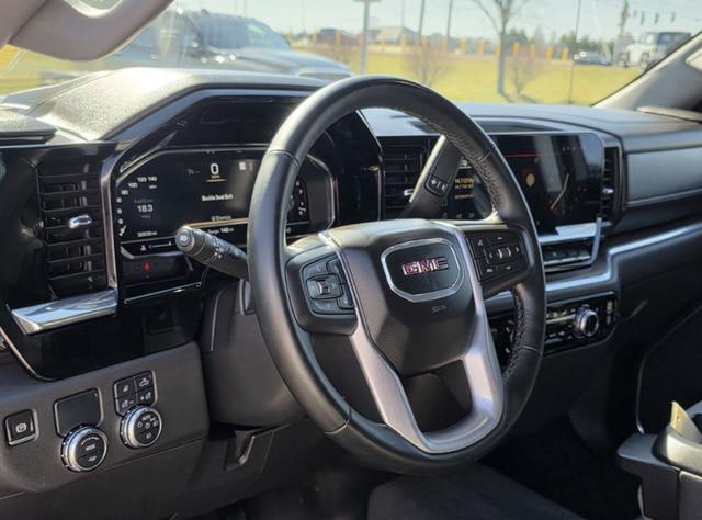 2025 GMC Sierra 1500 2WD Crew Cab Short Box SLT