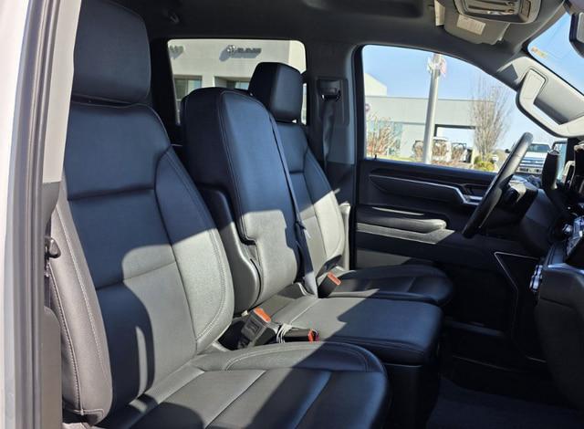 2025 GMC Sierra 1500 2WD Crew Cab Short Box SLT