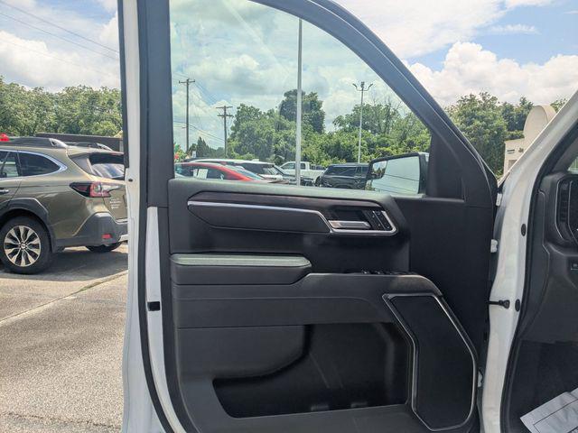 2025 GMC Sierra 1500 2WD Crew Cab Short Box SLT