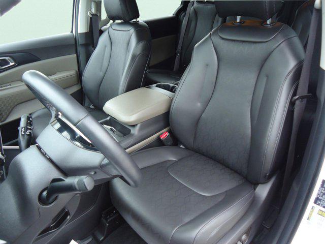 2025 Kia Carnival MPV LXS